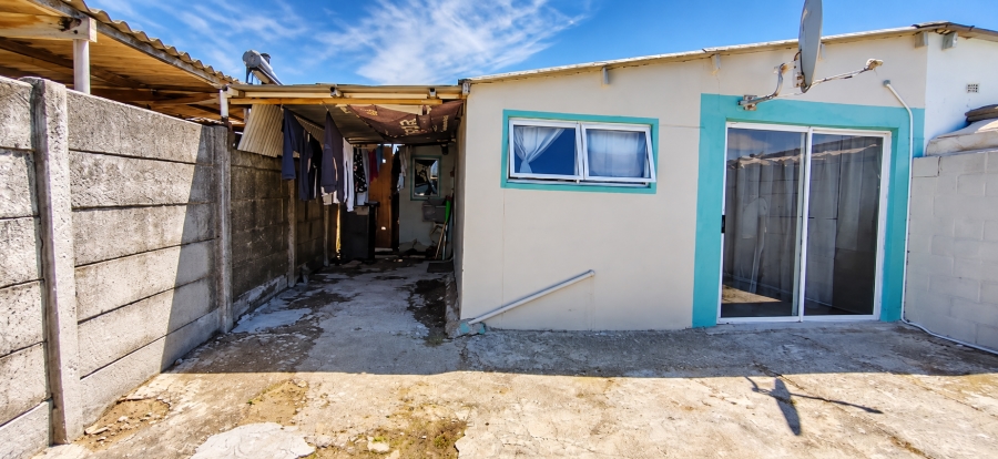 2 Bedroom Property for Sale in New Macassar Western Cape